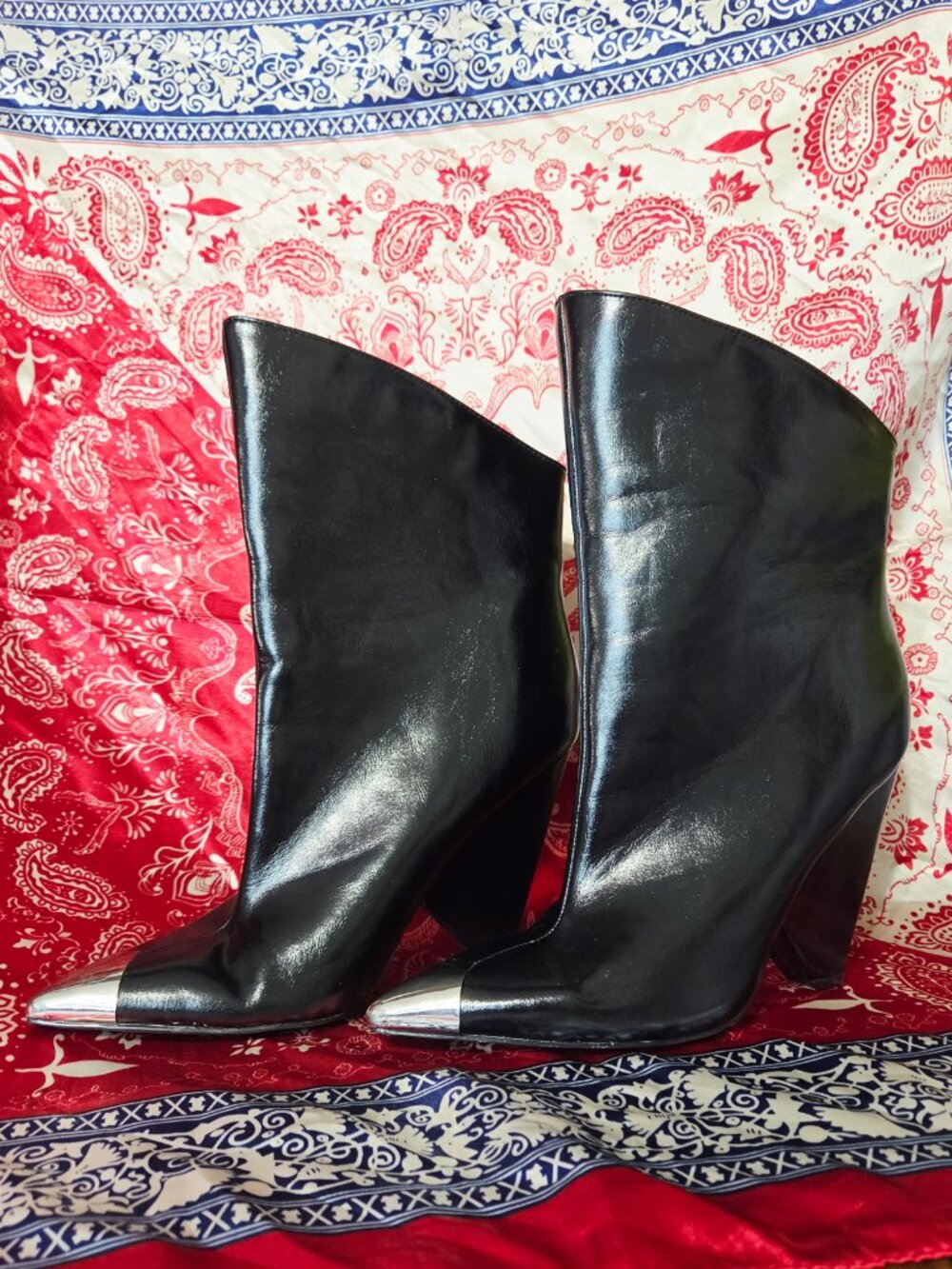 Forever 21 Metallic Cap Toe V-Cut Cone Heel Western Ankle Boots Black 9
